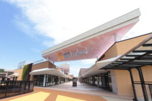 【滋賀・竜王】三井アウトレットパーク滋賀竜王｜グルメも充実　230店舗が並ぶ関西最大級アウトレット